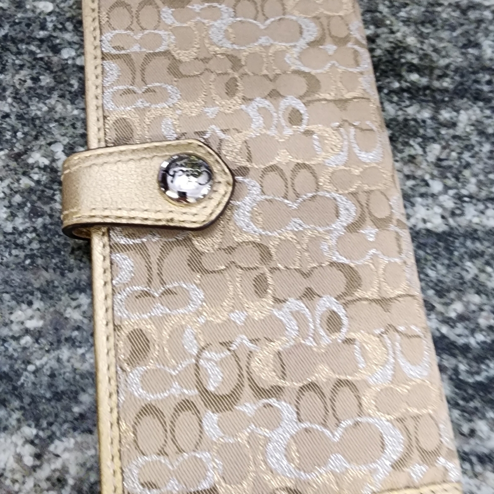 Coach Gold Tone Patterned Bi-Fold Wallet- Measures 6.5×4 - Picture 6 of 7